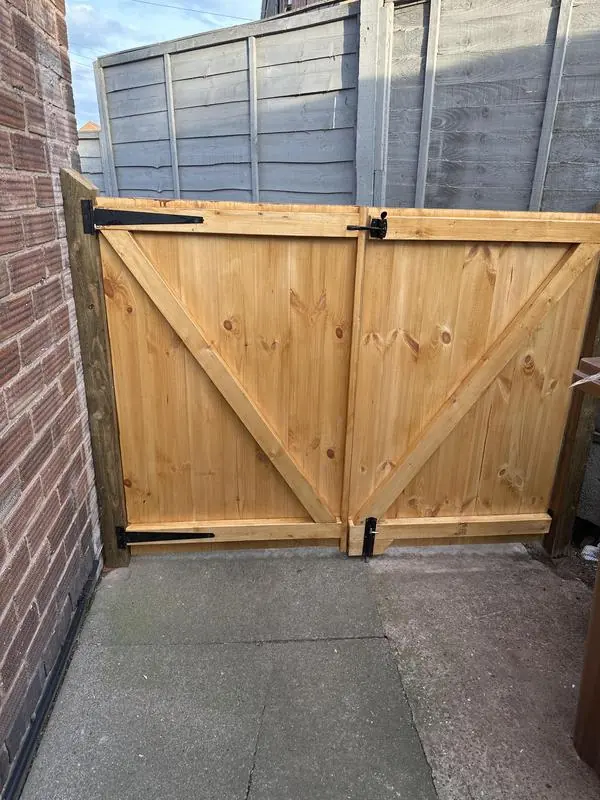 Photo posted with Helen's TrustATrader review, September 2023